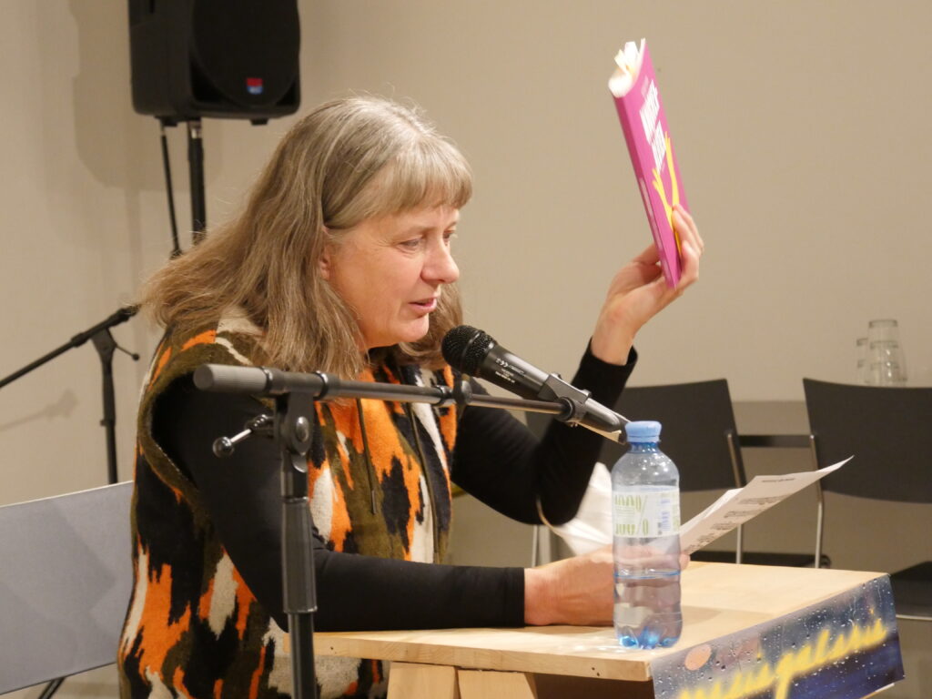 Monika Vasik liest Knochenblüten