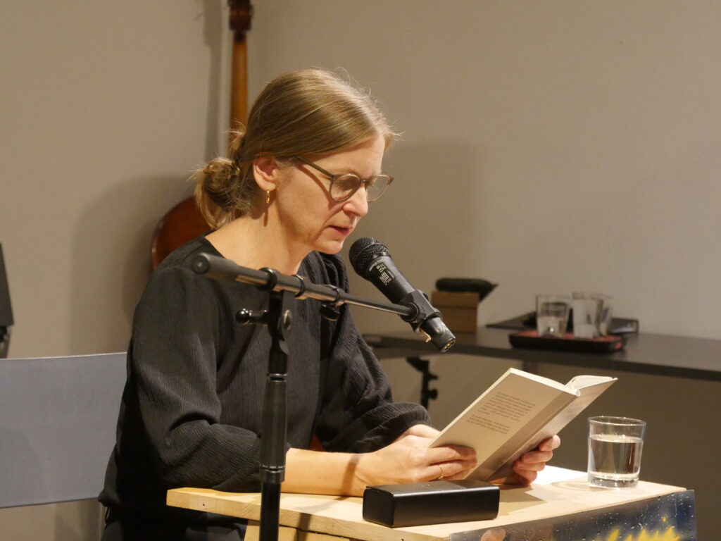 Sandra Hubinger Lesung bei der Poesiegalerie am 11.11.23