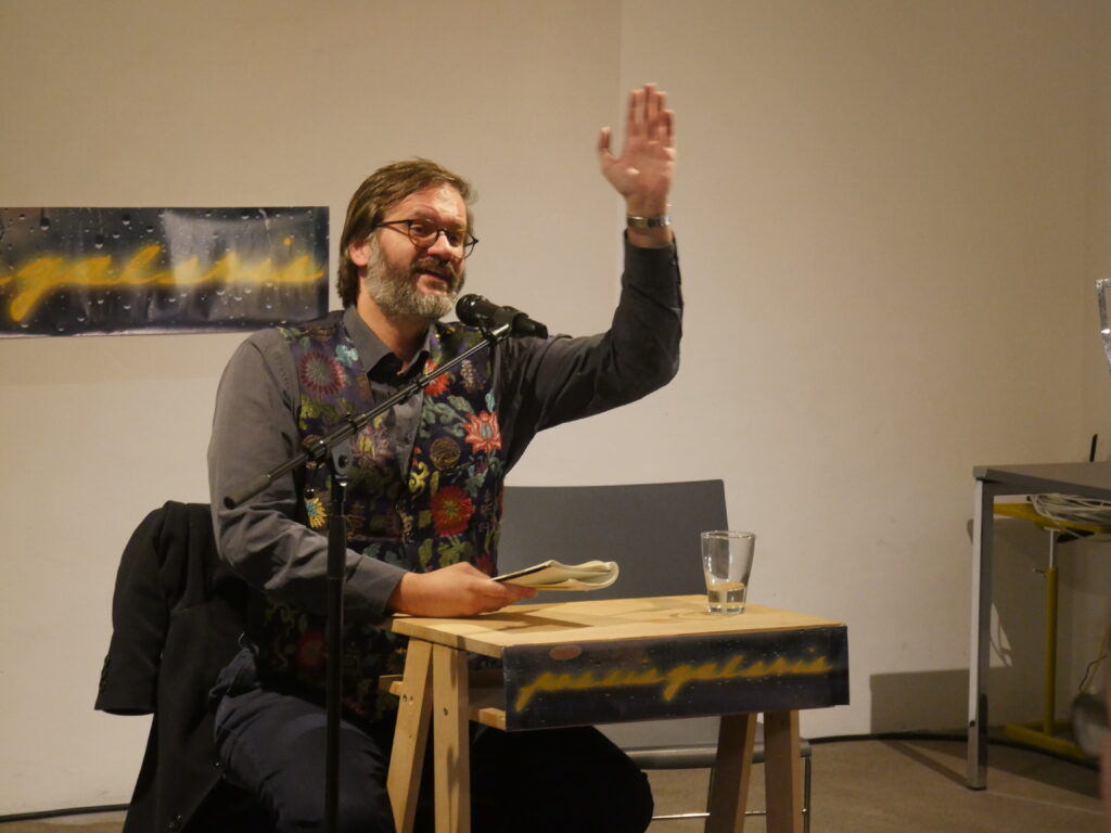 David Hoffmann liest am 1.Tag der Poesiegalerie 2025