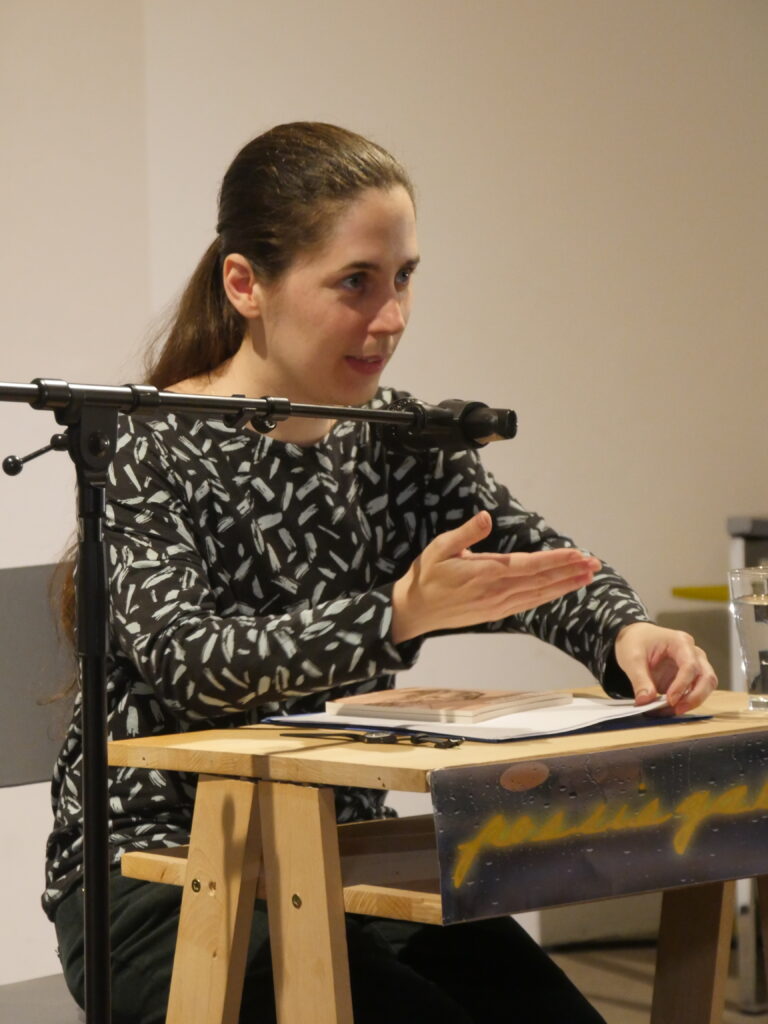 Astrid Nischkauer liest am 1.Tag der Poesiegalerie 2025